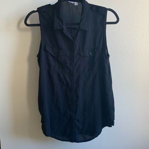 Short sleeve button up